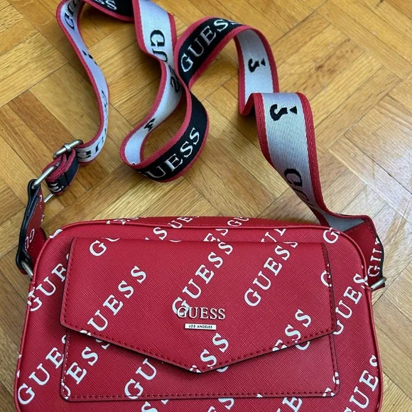 Red Guess Bag - Picture 2 of 3
